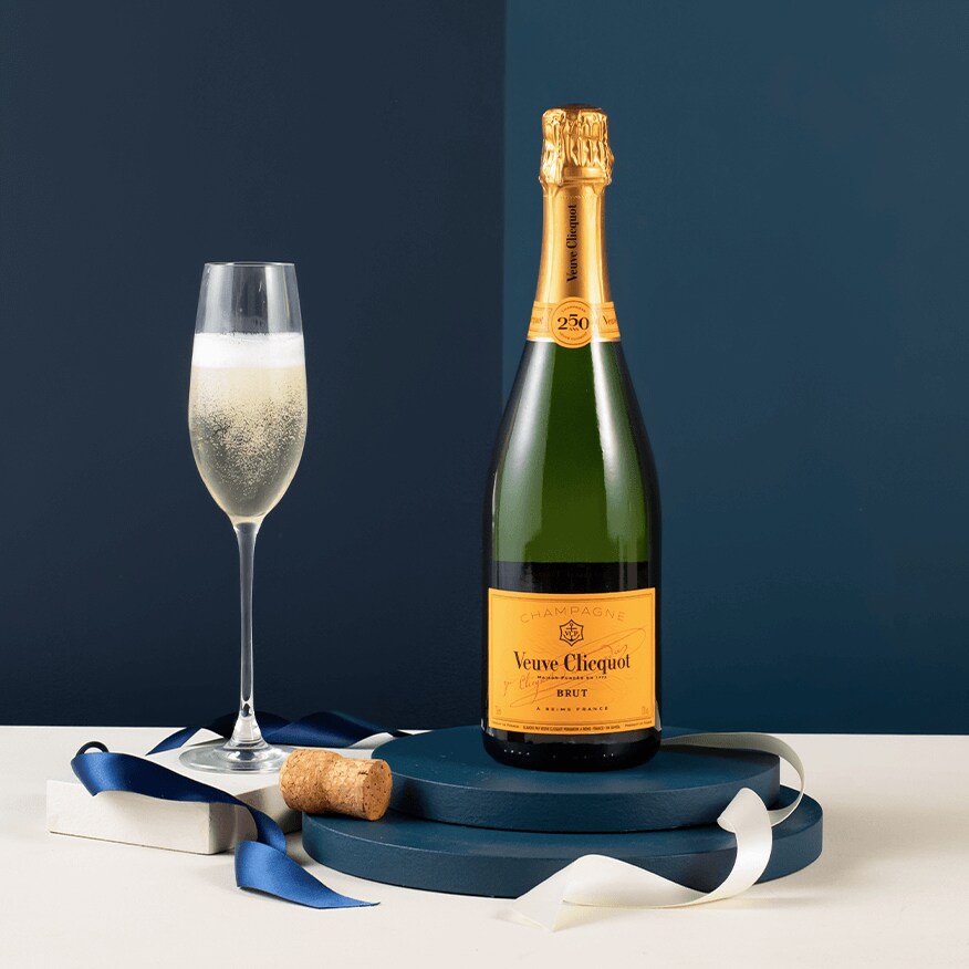 Veuve Clicquot Yellow Label Brut Champagne Gift NV