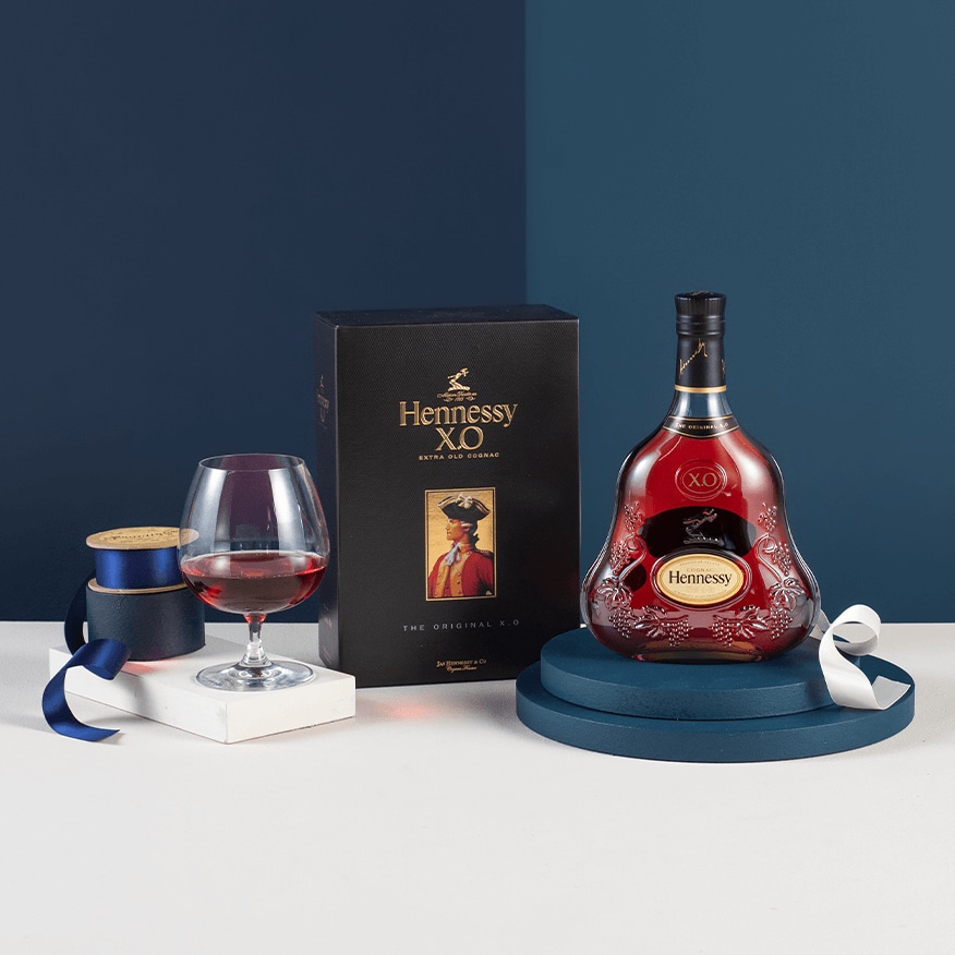 Hennessy XO 70cl Gift 